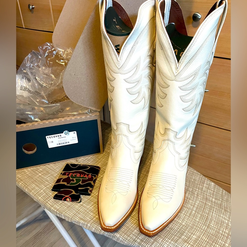 Tecovas “The Annie” W 7.5B Cowgirl Boots BNIB Never Worn,